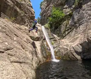 Le canyon du Gourg des Anelles en canyoning avec Aventure Active